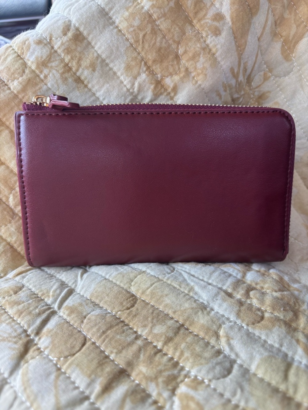 NWOT! Lo & Sons Magnolia Wallet